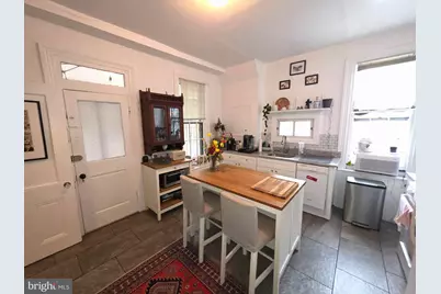 113 4th Street SE #B, Washington, DC 20003 - Photo 5