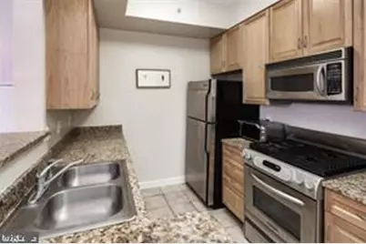1111 25th Street NW #622, Washington, DC 20037 - Photo 3
