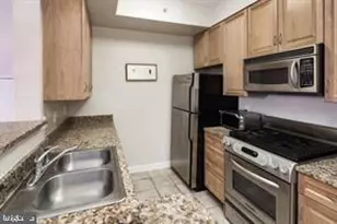 1111 25th St NW, Washington, DC 20037 - Photo 3