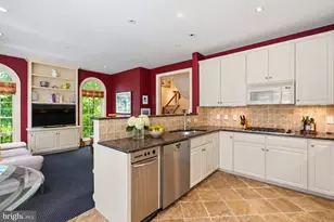 3915 Hillandale Ct NW, Washington, DC 20007 - Photo 9