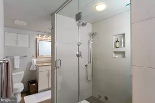 1117 10th St NW, Washington, DC 20001 - Photo 11