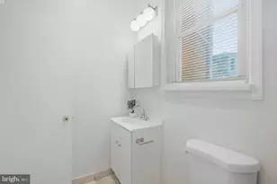 820 North Carolina Ave SE, Washington, DC 20003 - Photo 17
