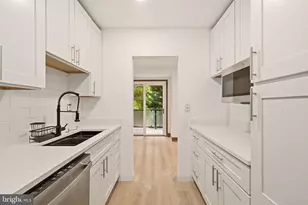 4201 Cathedral Ave NW, Washington, DC 20016 - Photo 11