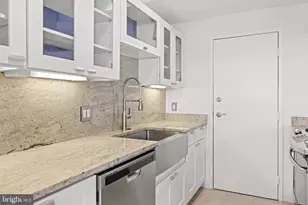 3900 Tunlaw Rd NW, Washington, DC 20007 - Photo 9