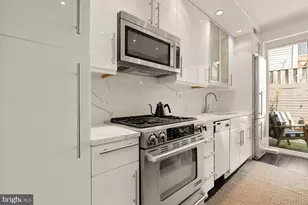 1242 K St SE, Washington, DC 20003 - Photo 7