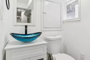 2105 4th St NE, Washington, DC 20002 - Photo 27