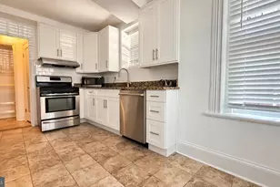 320 6th St NE, Washington, DC 20002 - Photo 3