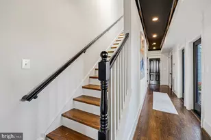 67 V St NW, Washington, DC 20001 - Photo 29