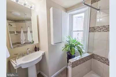 207 R Street NW #4, Washington, DC 20001 - Photo 9