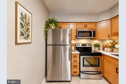 3609 38th Street NW #210, Washington, DC 20016 - Photo 5
