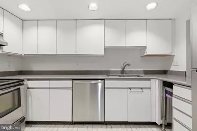 308 East Capitol Street NE #11, Washington, DC 20003 - Photo 5