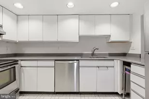 308 East Capitol St NE, Washington, DC 20003 - Photo 5