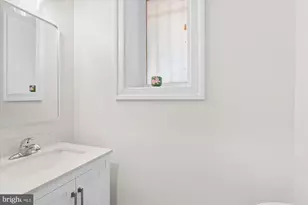 1200 Euclid St NW, Washington, DC 20009 - Photo 25