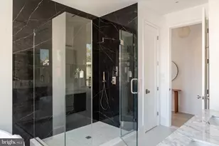 329 8th St NE, Washington, DC 20002 - Photo 27