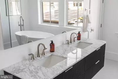 329 8th Street NE, Washington, DC 20002 - Photo 25