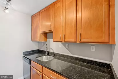 5112 Macarthur Boulevard NW #108, Washington, DC 20016 - Photo 7