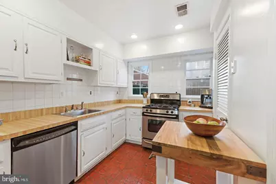 1404 E Street SE, Washington, DC 20003 - Photo 11