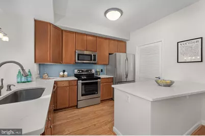 400 Massachusetts Avenue NW #1012, Washington, DC 20001 - Photo 3