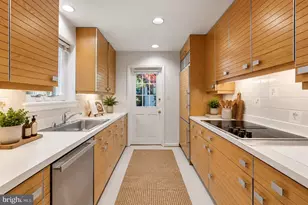 2339 49th St NW, Washington, DC 20007 - Photo 7