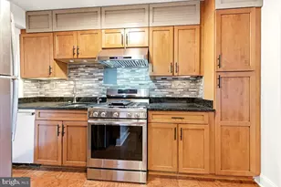 4201 Cathedral Ave NW, Washington, DC 20016 - Photo 17