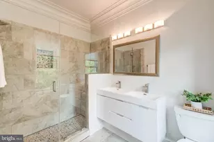 820 7th St NE, Washington, DC 20002 - Photo 9