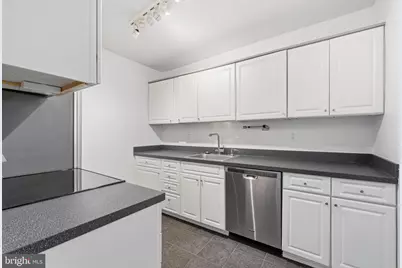 604 Longfellow Street NW #401, Washington, DC 20011 - Photo 5