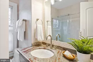 203 9th St SE, Washington, DC 20003 - Photo 27