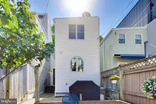 1427 Swann St NW, Washington, DC 20009 - Photo 25