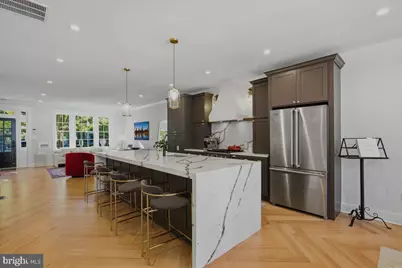 2701 Woodley Place NW, Washington, DC 20008 - Photo 11