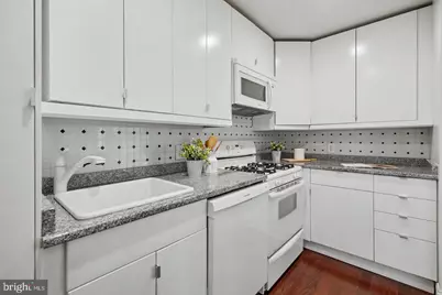 2710 Macomb Street NW #310, Washington, DC 20008 - Photo 19