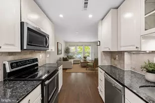 1105 Harvard St NW, Washington, DC 20009 - Photo 5