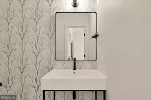 1463 Harvard St NW, Washington, DC 20009 - Photo 17