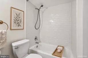 1718 Corcoran St NW, Washington, DC 20009 - Photo 19