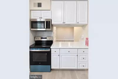 2018 37th Street SE #102, Washington, DC 20020 - Photo 5