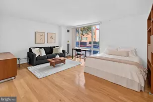 950 25th St NW, Washington, DC 20037 - Photo 1