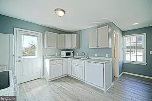 110 W 3rd St, Lewes, DE 19958 - Photo 9