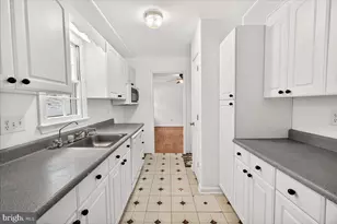 10009 York Dr, Ijamsville, MD 21754 - Photo 11