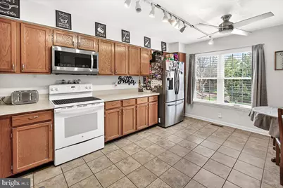 7093 Gresham Court W, Frederick, MD 21703 - Photo 5