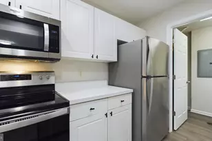 302 Baughmans Ln, Frederick, MD 21702 - Photo 3