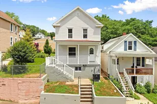 37 E C St, Brunswick, MD 21716 - Photo 1