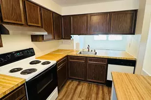 6820 Farmbrook Ct, Frederick, MD 21703 - Photo 5