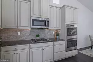 1115 Long Farm Cir, Brunswick, MD 21716 - Photo 15