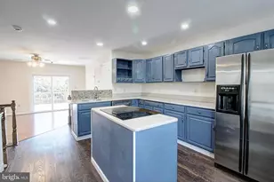 42 Victoria Square, Frederick, MD 21702 - Photo 3