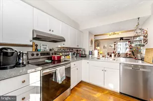 6813 Farmbrook Ct, Frederick, MD 21703 - Photo 17