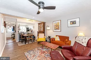 6813 Farmbrook Ct, Frederick, MD 21703 - Photo 9