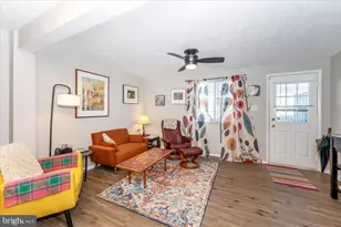 6813 Farmbrook Ct, Frederick, MD 21703 - Photo 5