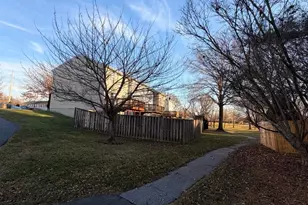 1463 Mobley Ct, Frederick, MD 21701 - Photo 3