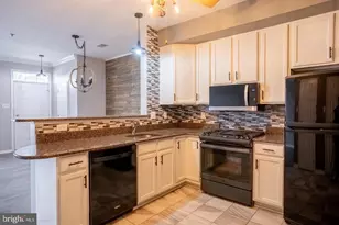 4910 Edgeware Terrace, Frederick, MD 21703 - Photo 3