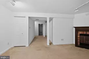 8026 Waterview Ct, Frederick, MD 21701 - Photo 5