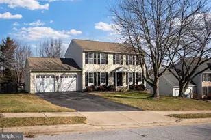 1105 Village Gate Dr, Mount Airy, MD 21771 - Photo 1
